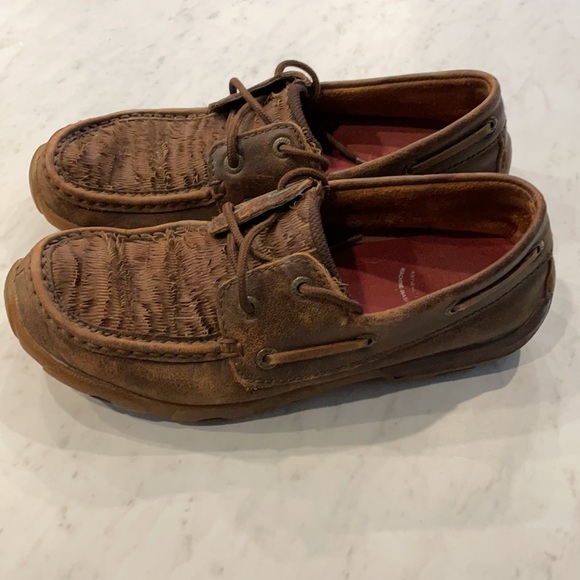 TWISTED X WOMEN'S LAYERED FRINGE DRIVING MOCS - Picture 8 of 12